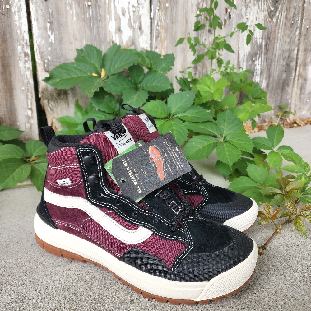 Vans Ultrarange Exo HI All Weather MTE Sneakers M7.5/W9 Maroon/Black NEW
